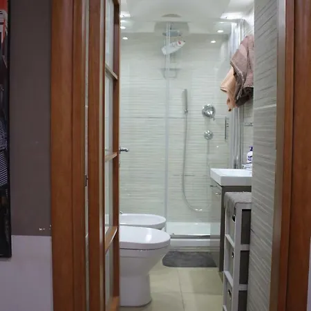 בית נופש A Due Passi Dal Duomo נאפולי