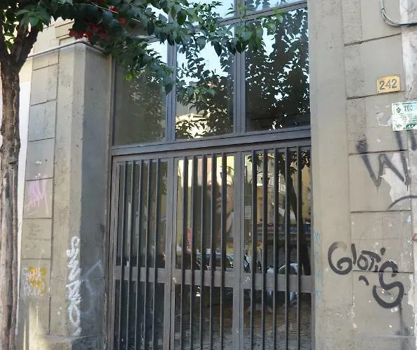 A Due Passi Dal Duomo 펜션 *